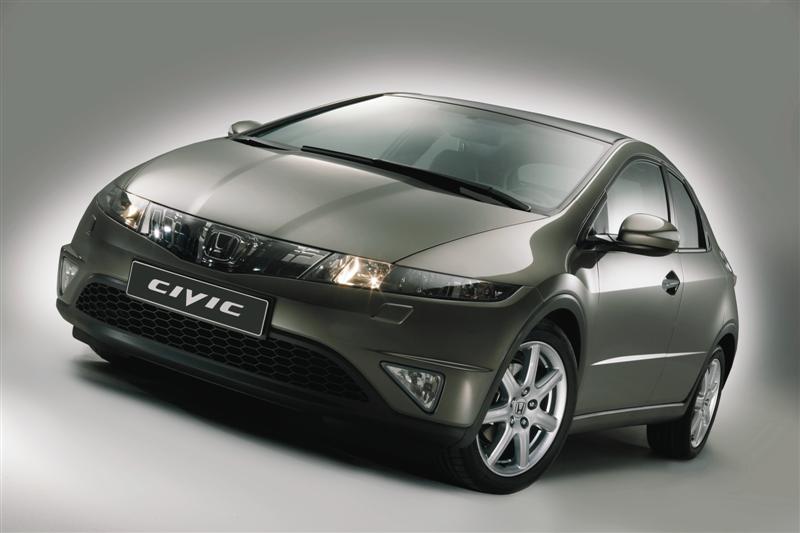 01_CIVIC_FRONT_3_4_STUDIO (Medium).JPG