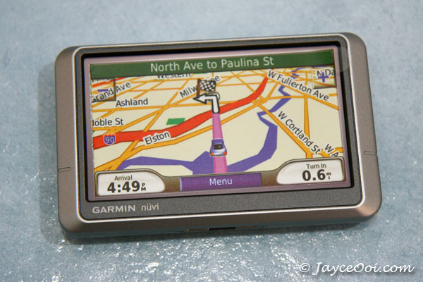 garmin_nuvi_200w_02.jpg