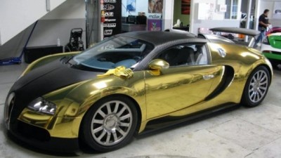 Vergoldeter Bugatti Veyron.jpg