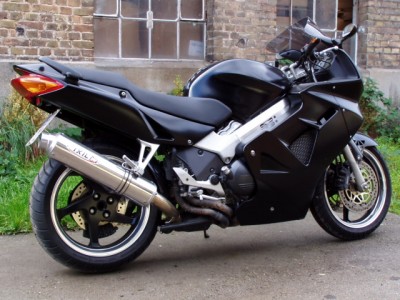 vfr800schwarz.jpg