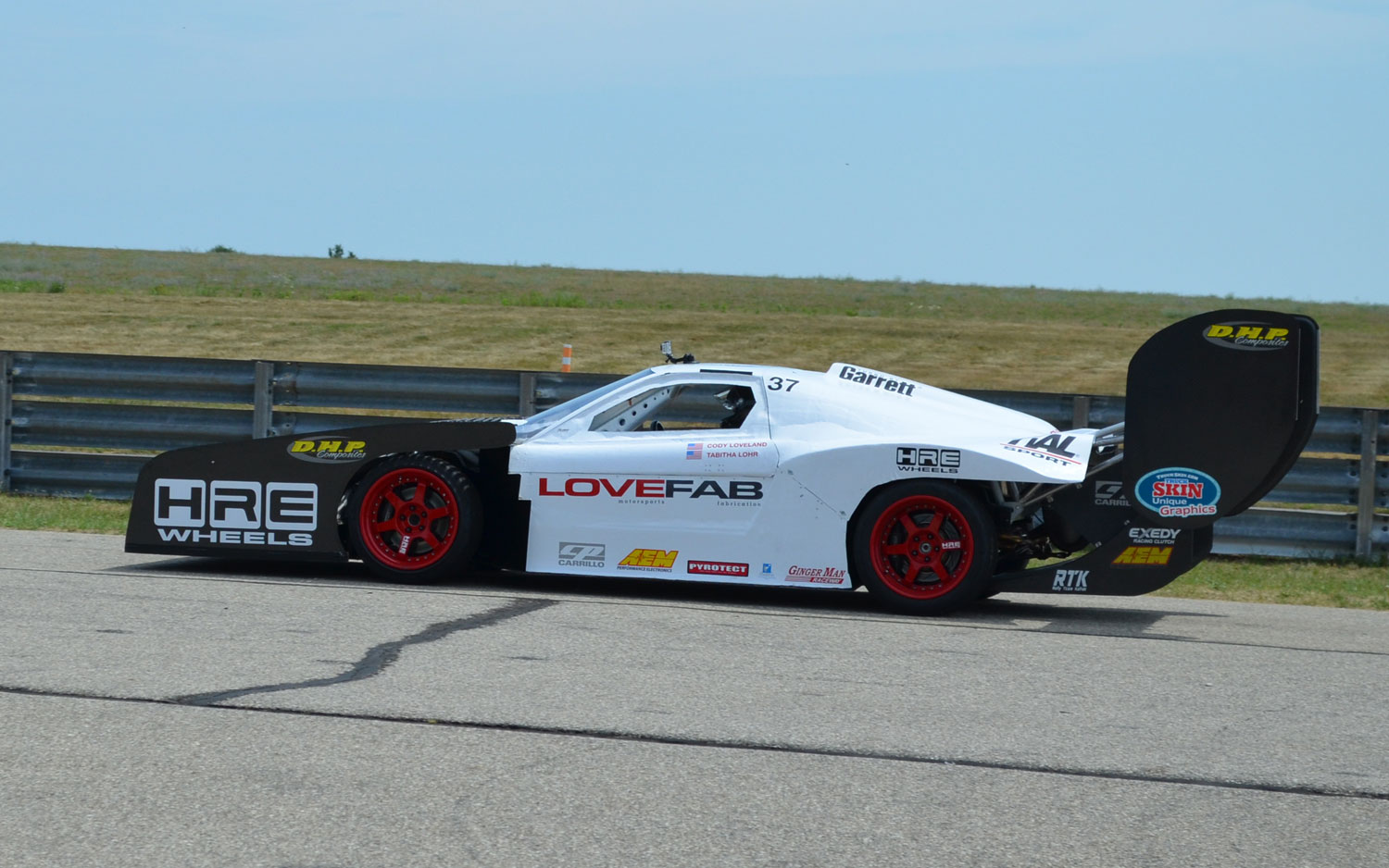 Lovefab-Pikes-Peak-Acura-NSX-side-view-on-track-.jpg