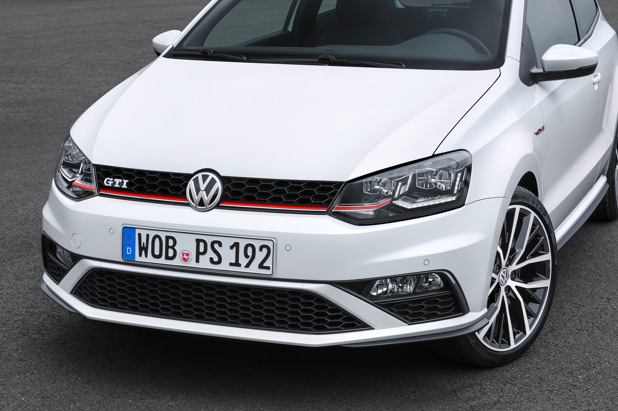 vw-polo-gti-6c-facelift-2014-01.jpg